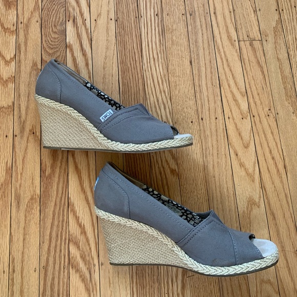 TOMS Espadrille Wedge Pump - Picture 2 of 7